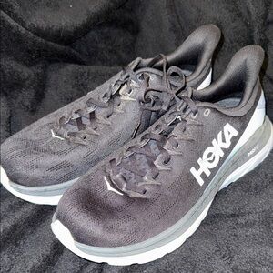 Hoka One One Mach 4 | Black & Dark Shadow | Size 10D like New condition.